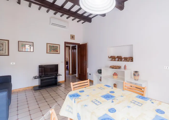 Trilocale Aragosta - Goelba 公寓